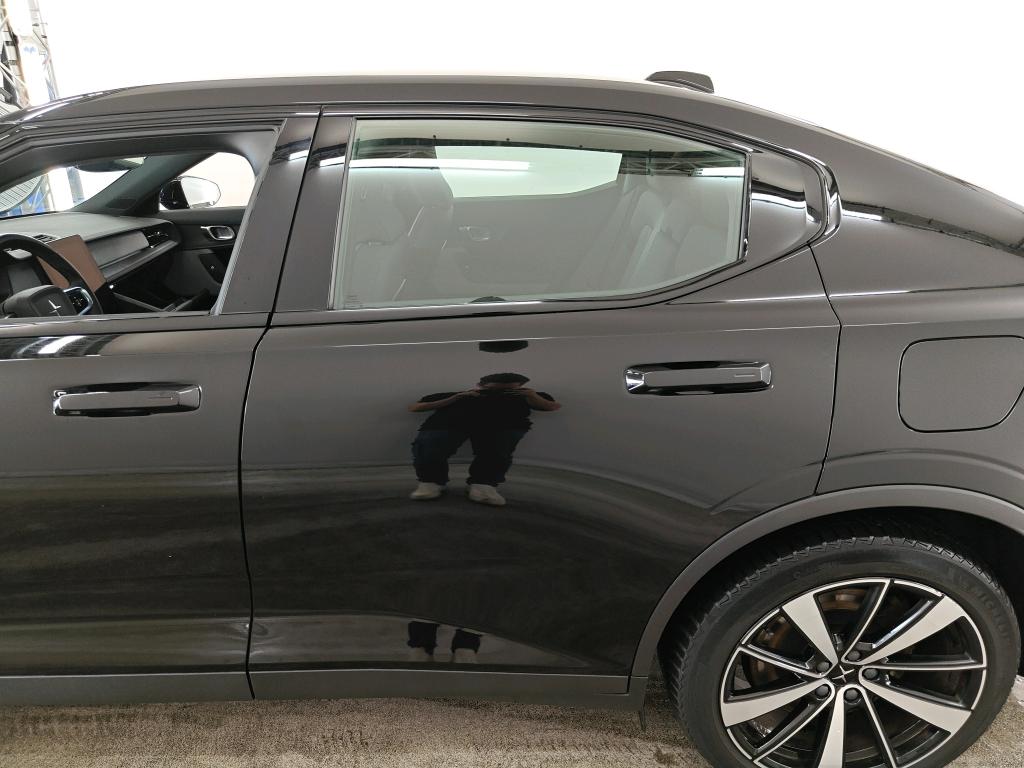 Photo 18 of Polestar 2