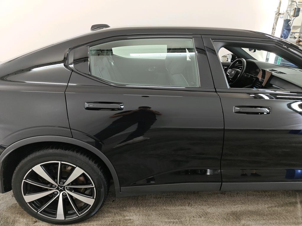 Photo 23 of Polestar 2