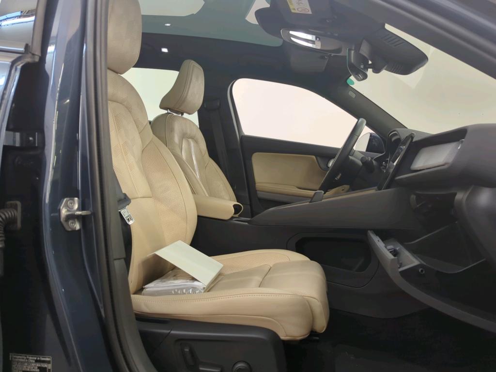 Photo 4 of Polestar 2