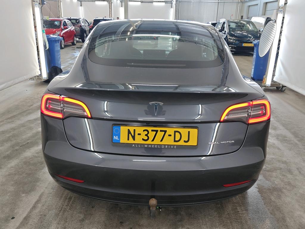 Foto 12 van Tesla Model 3