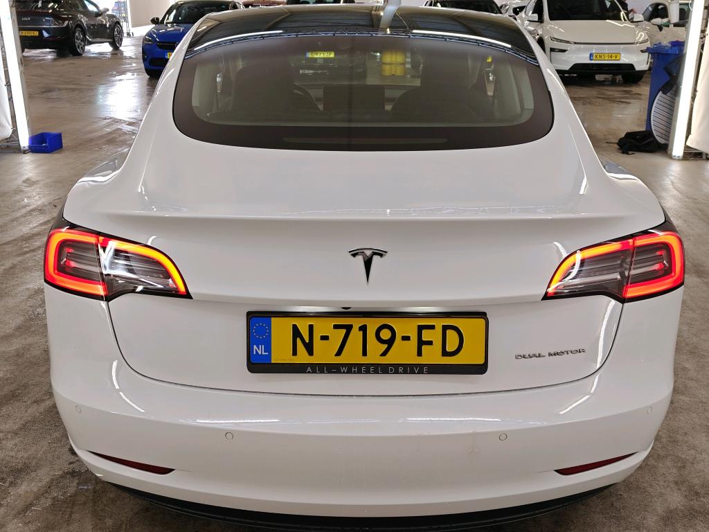 Foto 12 van Tesla Model 3