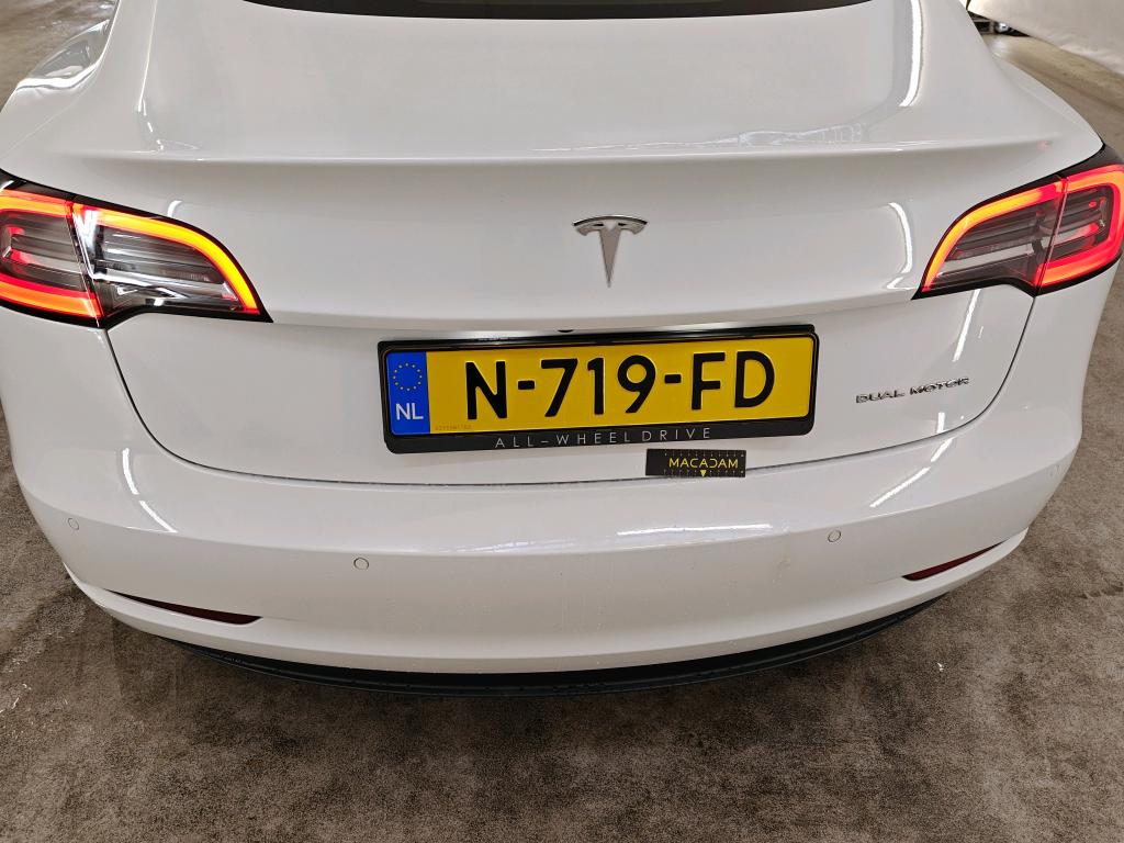 Foto 30 van Tesla Model 3