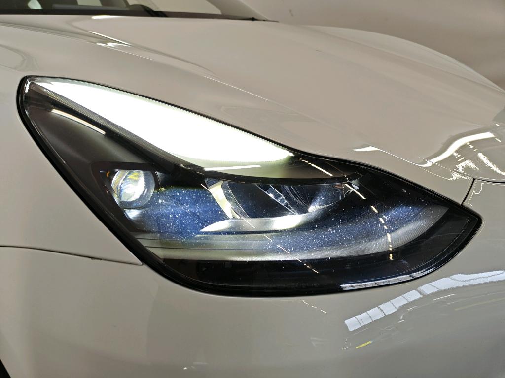 Foto 11 van Tesla Model 3