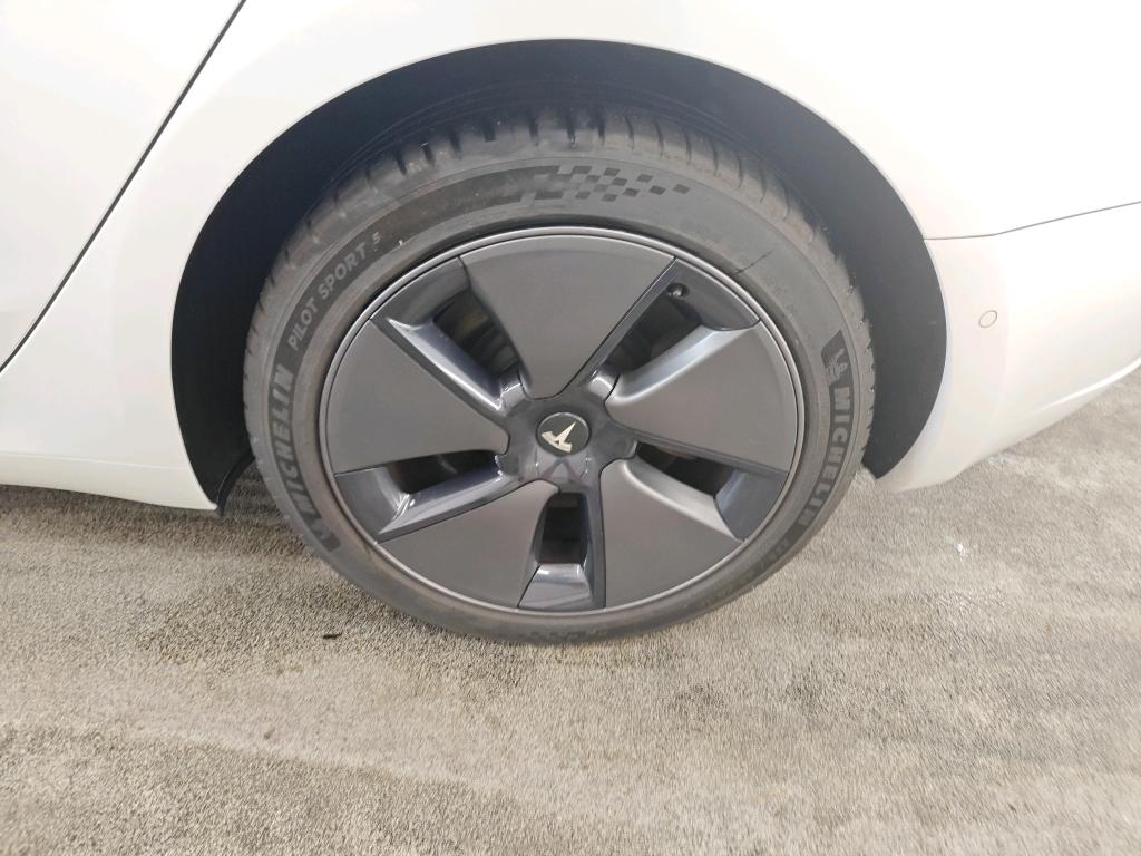 Foto 12 van Tesla Model 3
