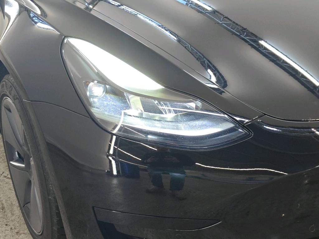 Foto 16 van Tesla Model 3