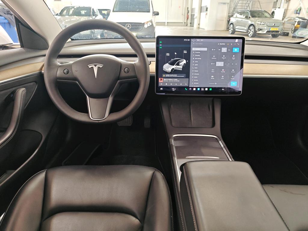 Photo 12 of Tesla Model 3