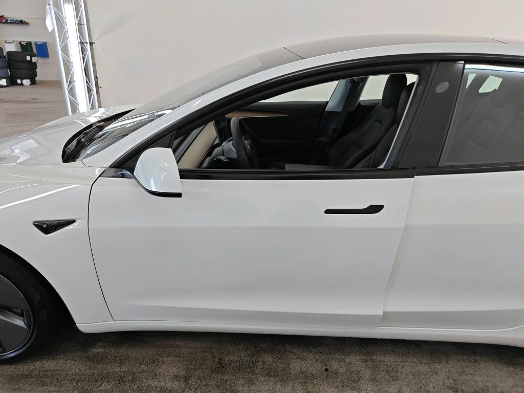 Photo 15 of Tesla Model 3