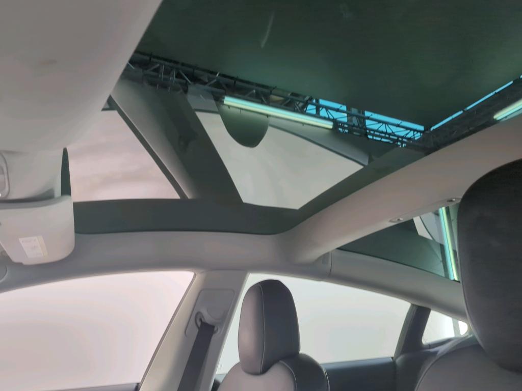 Foto 25 van Tesla Model 3