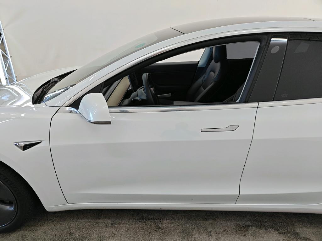 Foto 16 van Tesla Model 3
