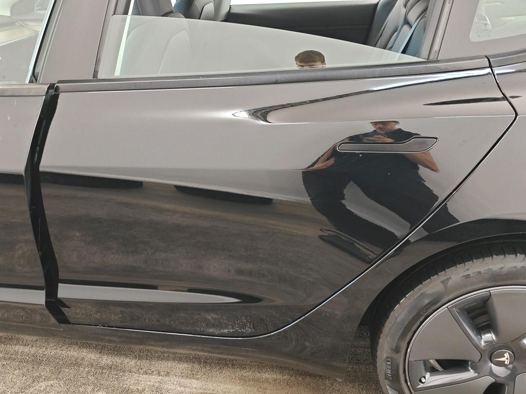 Foto 15 van Tesla Model 3