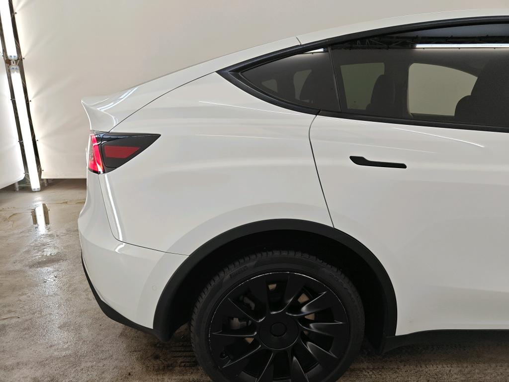 Foto 14 van Tesla Model Y