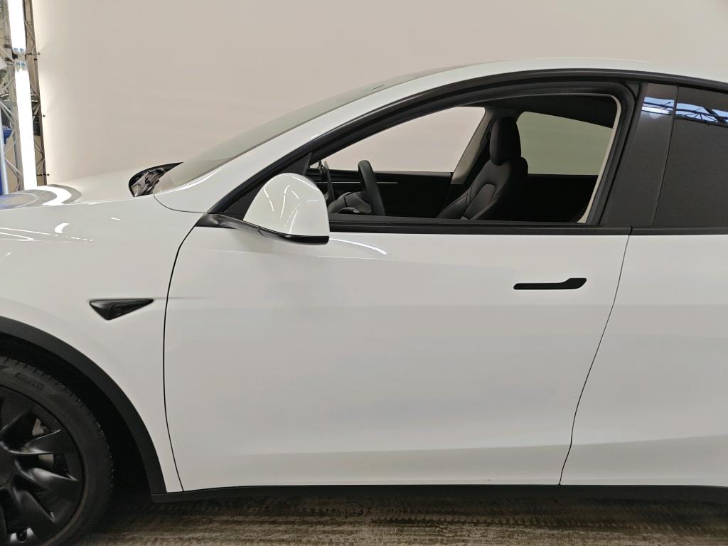 Foto 22 van Tesla Model Y