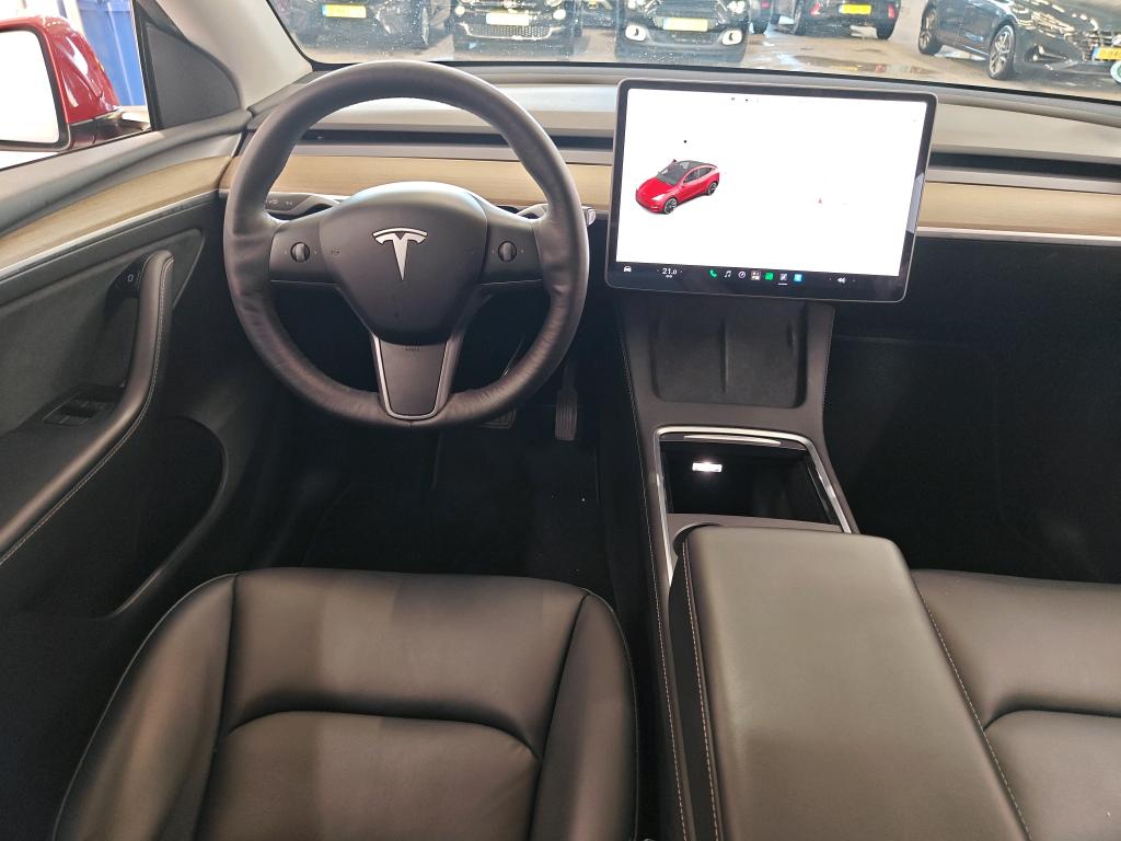 Foto 12 van Tesla Model Y