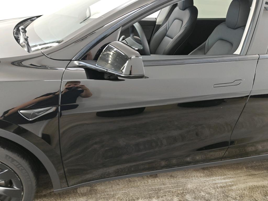 Foto 10 van Tesla Model Y