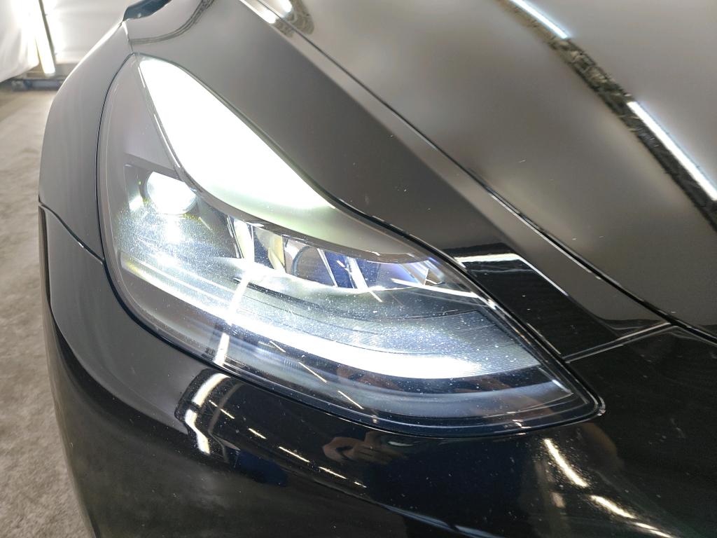 Foto 13 van Tesla Model Y