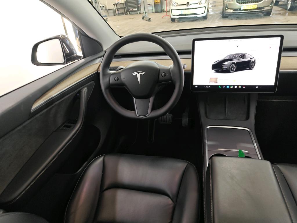 Foto 18 van Tesla Model Y