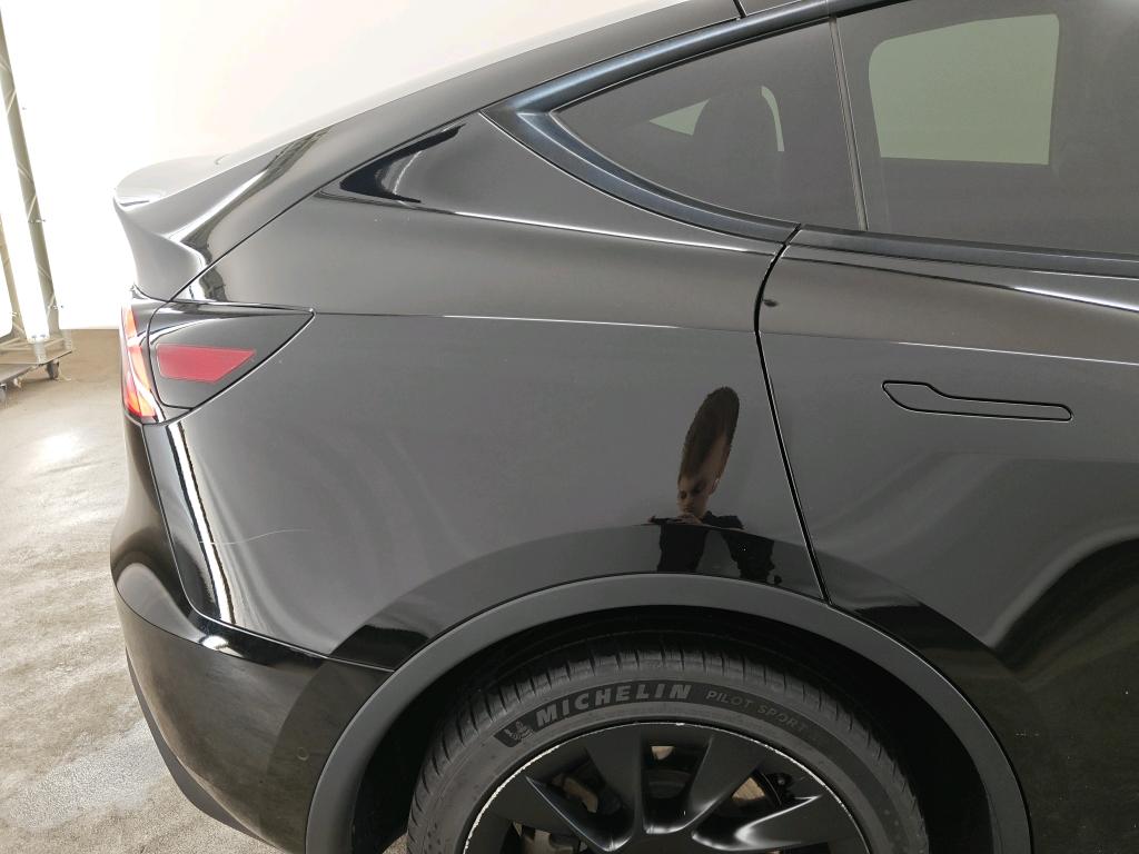 Foto 19 van Tesla Model Y