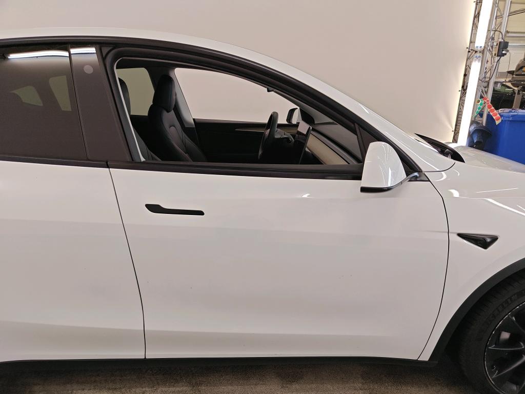 Foto 9 van Tesla Model Y