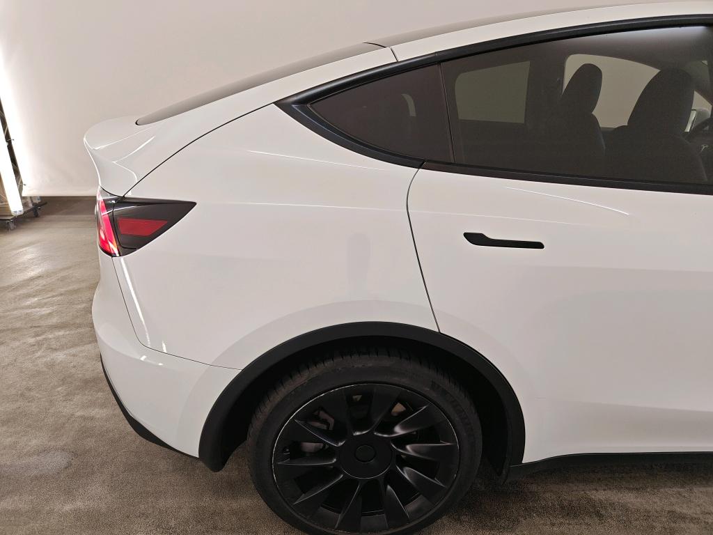 Foto 13 van Tesla Model Y