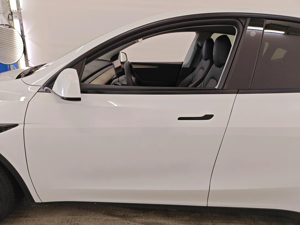 Foto 15 van Tesla Model Y