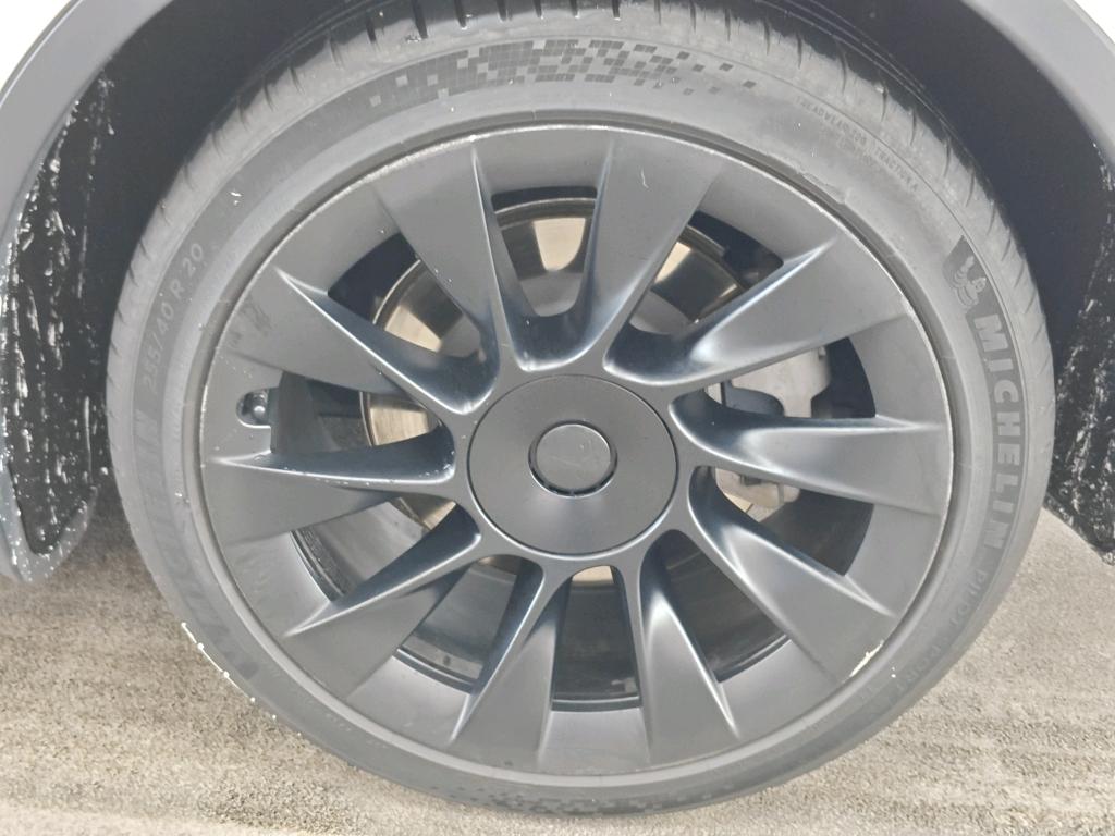 Foto 26 van Tesla Model Y