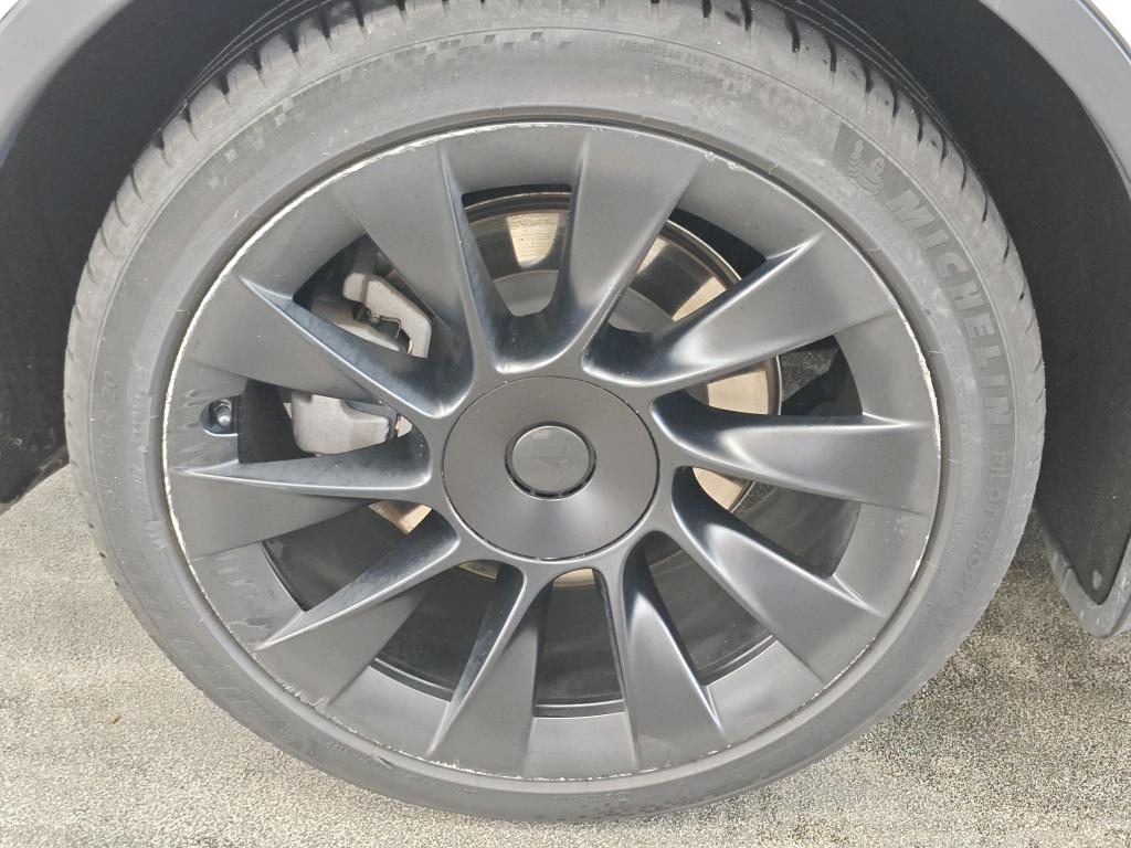 Foto 30 van Tesla Model Y