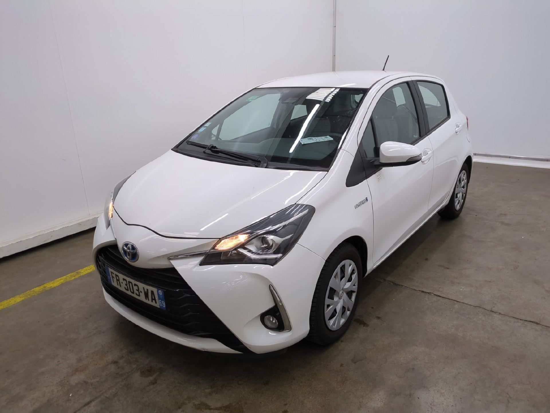 Toyota Yaris  Yaris Hybride Affaires / 2017 / 5P / Berline 1.5 VVT-I HYBRID AUTO France Business