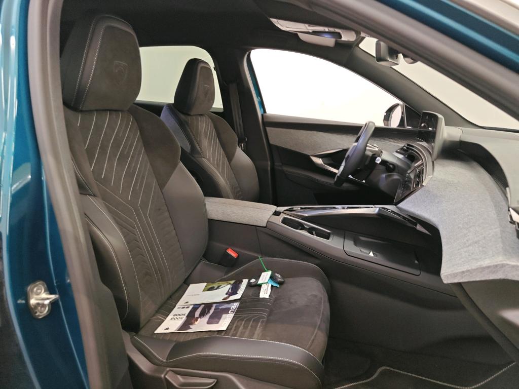 Foto 4 van Peugeot E-3008