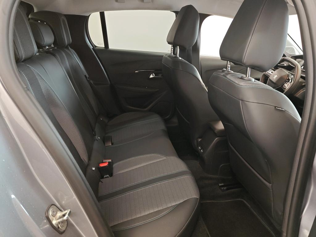 Photo 14 of Peugeot E-208