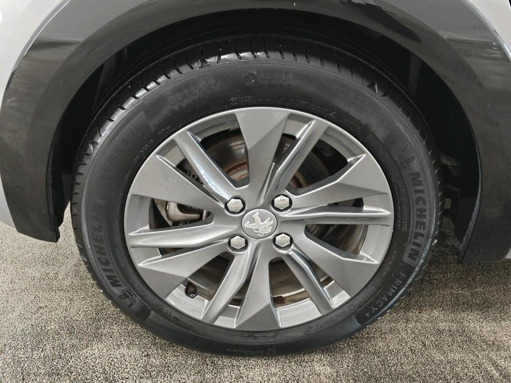 Photo 18 of Peugeot E-208