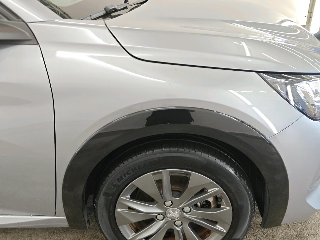 Photo 27 of Peugeot E-208