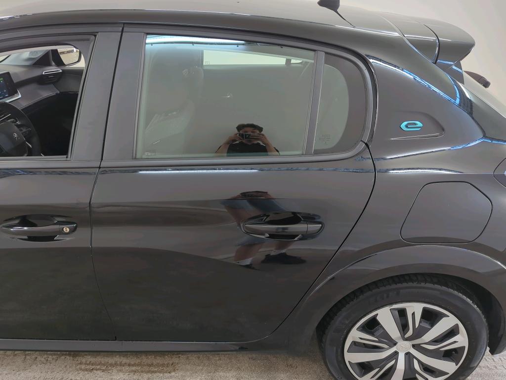 Foto 8 van Peugeot E-208