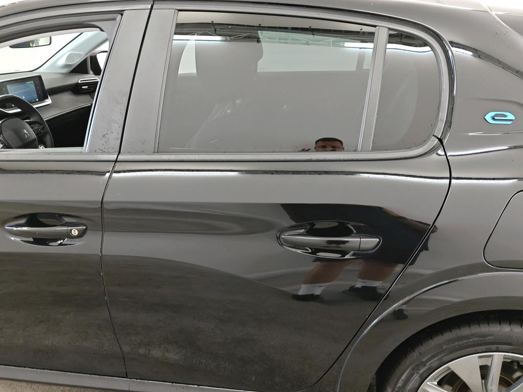 Foto 20 van Peugeot E-208