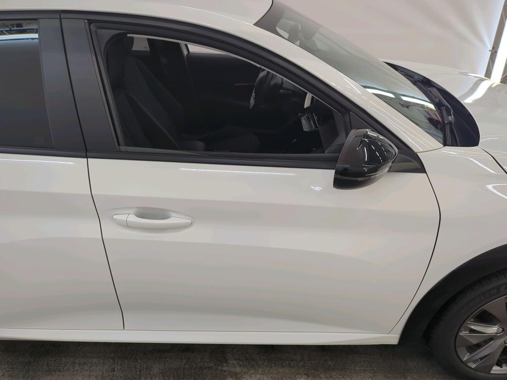 Foto 10 van Peugeot E-208