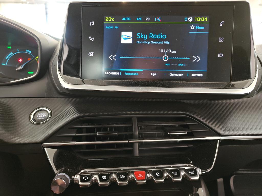 Photo 9 of Peugeot E-208