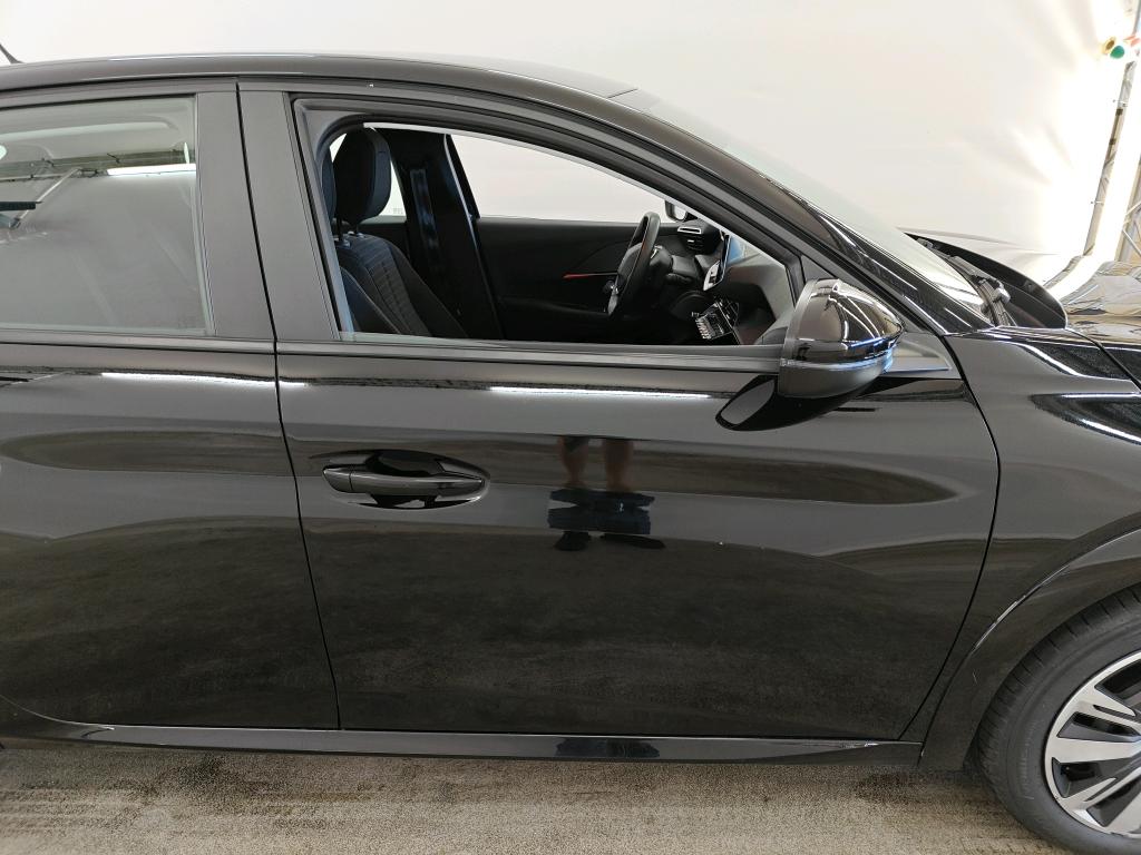 Photo 15 of Peugeot E-208