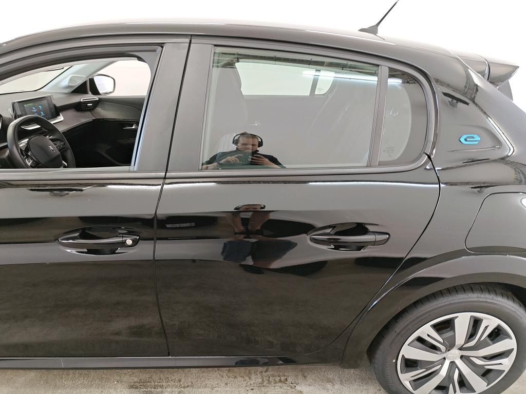Photo 22 of Peugeot E-208