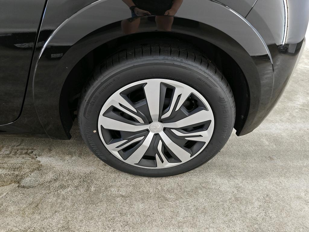 Photo 23 of Peugeot E-208