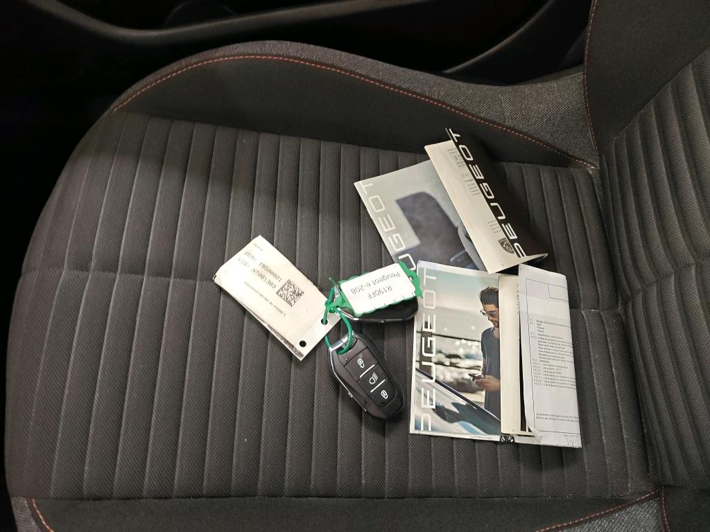 Foto 5 van Peugeot E-208