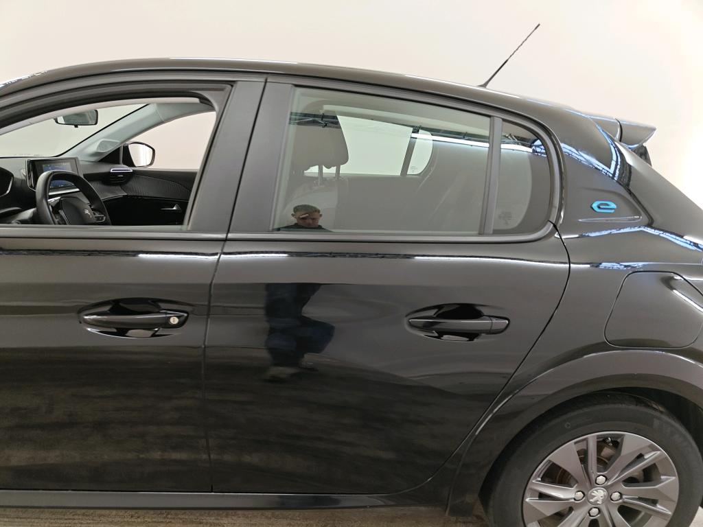 Foto 14 van Peugeot E-208