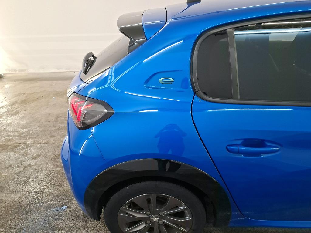 Photo 10 of Peugeot E-208