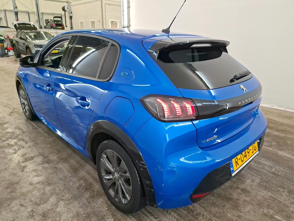 Photo 18 of Peugeot E-208