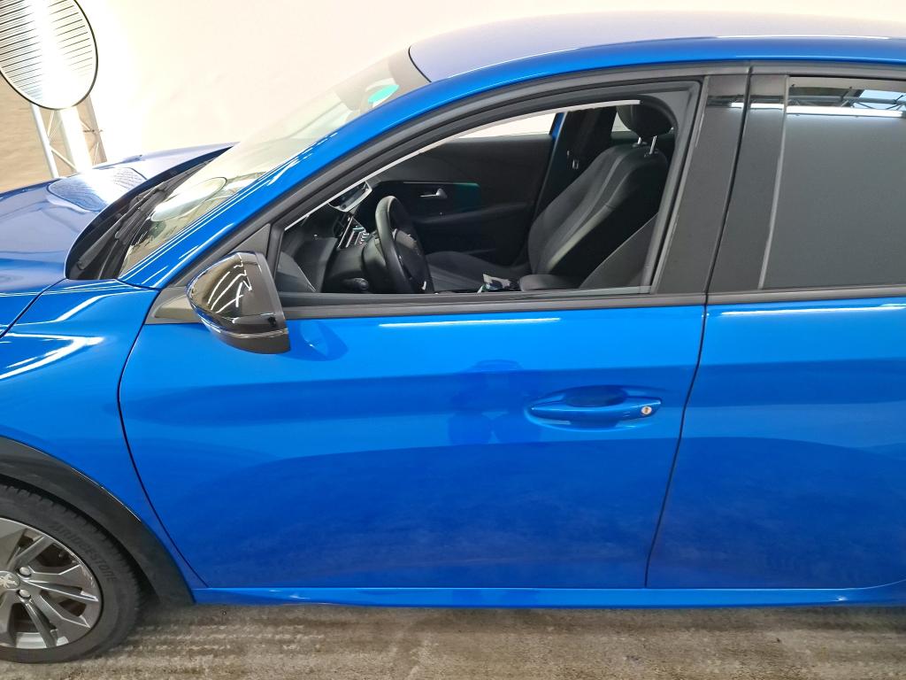 Photo 23 of Peugeot E-208