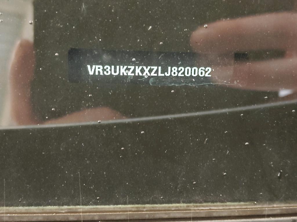 Foto 7 van Peugeot E-2008