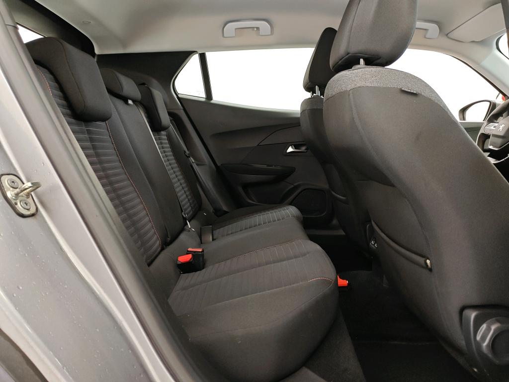 Foto 17 van Peugeot E-2008