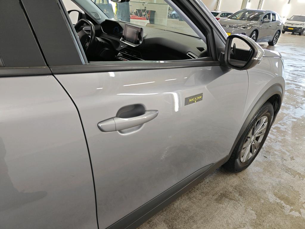 Foto 47 van Peugeot E-2008