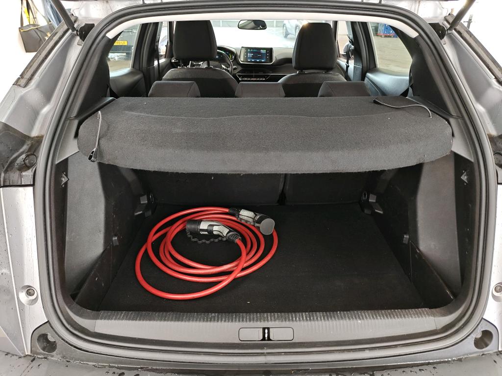 Foto 49 van Peugeot E-2008