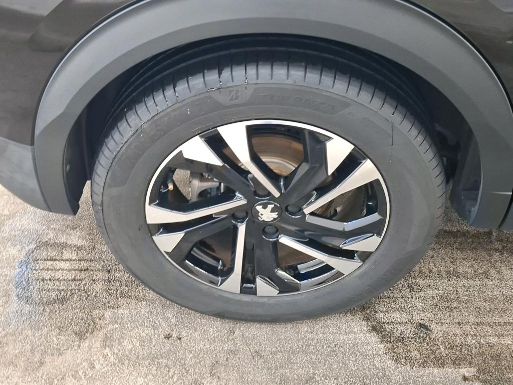 Photo 7 of Peugeot E-2008