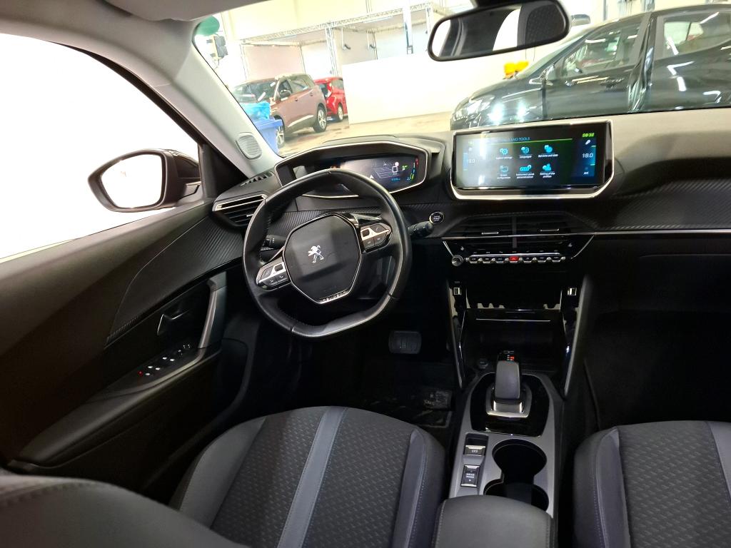 Photo 16 of Peugeot E-2008