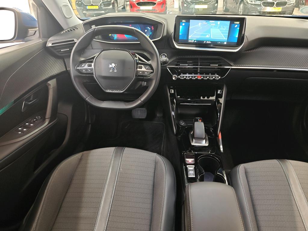 Photo 8 of Peugeot E-2008